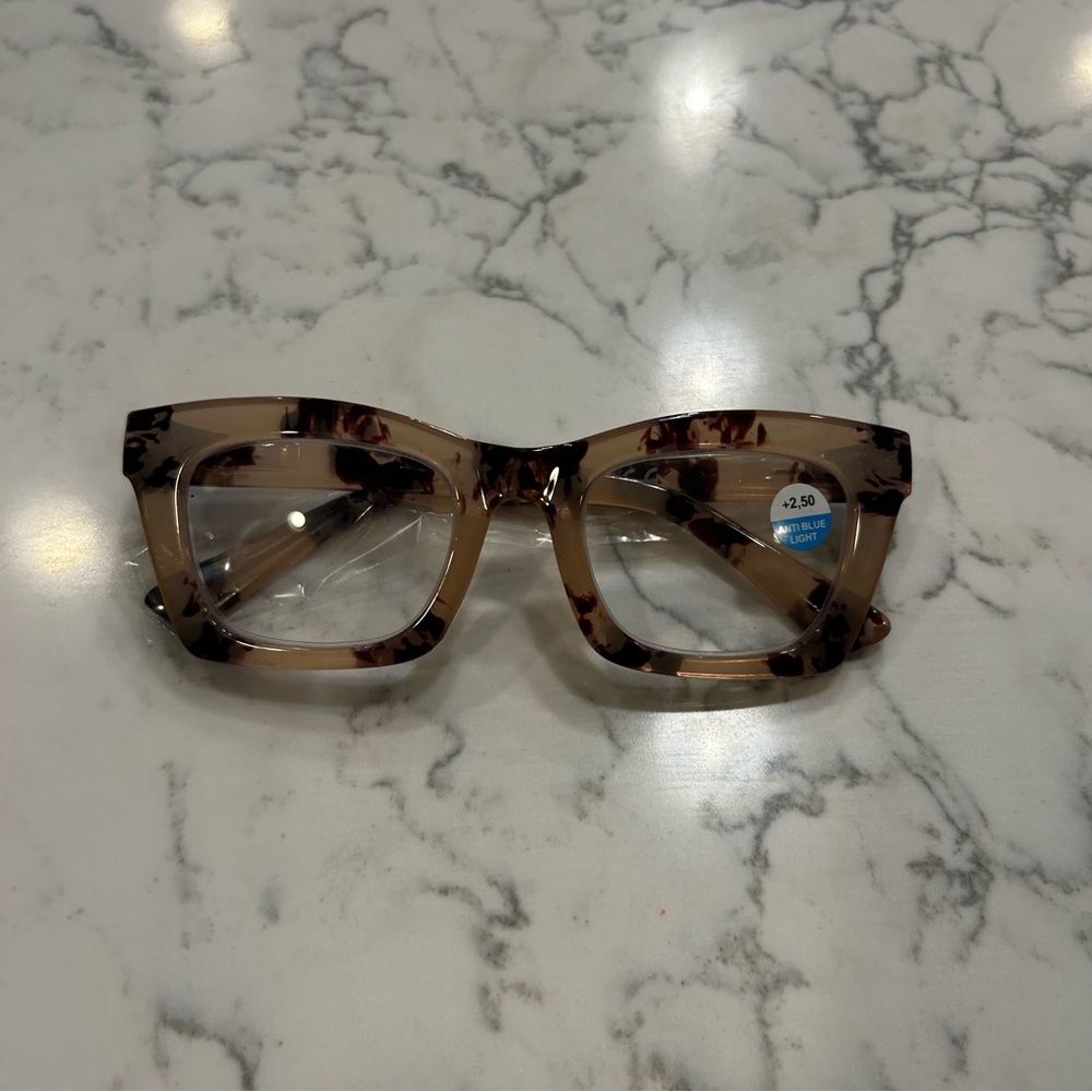 Neutral Tortoiseshell Square Reading Glasses +2.50